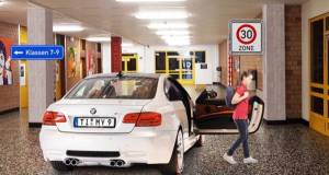 Bbs boppard macht den anfang! erste drive-in-schule ermöglicht eltern, ihr kind mit dem auto zum klassenzimmer zu bringen
