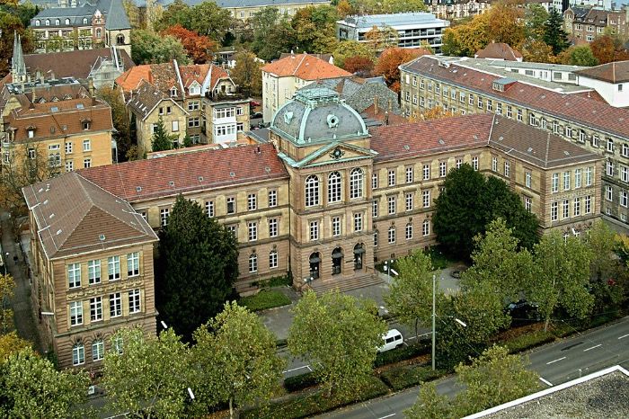 Helmholtz-Gymnasium muss nächstes Jahr geschlossen werden