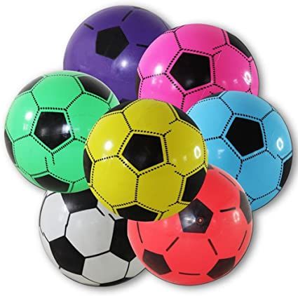 Fußballer spielen ab 2023 mit Kunststoffball