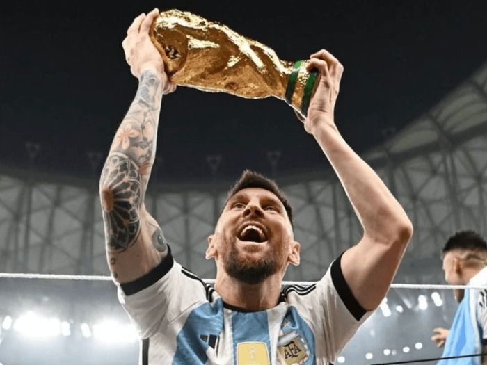 Messi wurf seinen Pokal aus dem Fenster