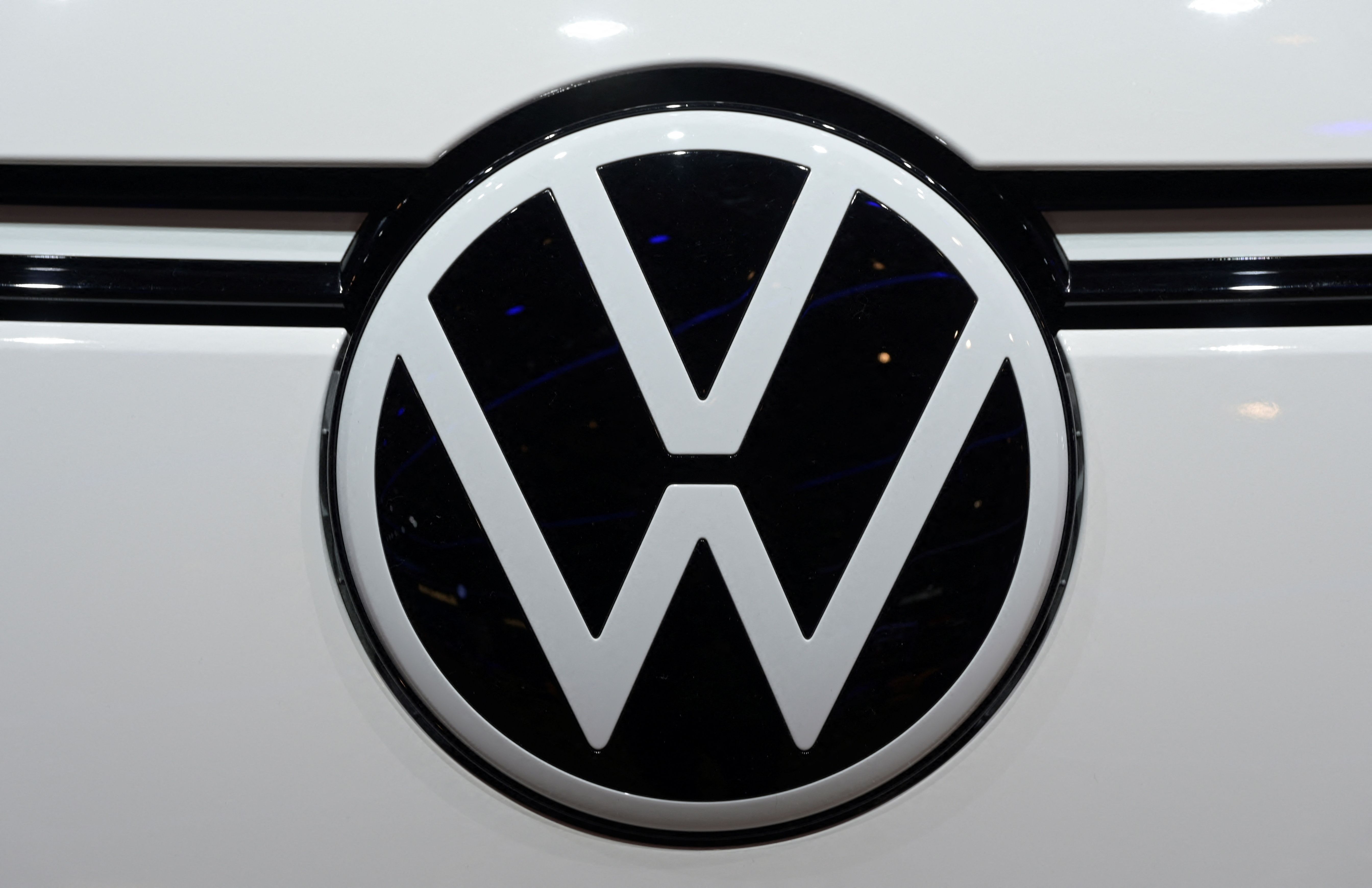 Kein Witz: Volkswagen AG kauft Hütte mit Kleingeld !