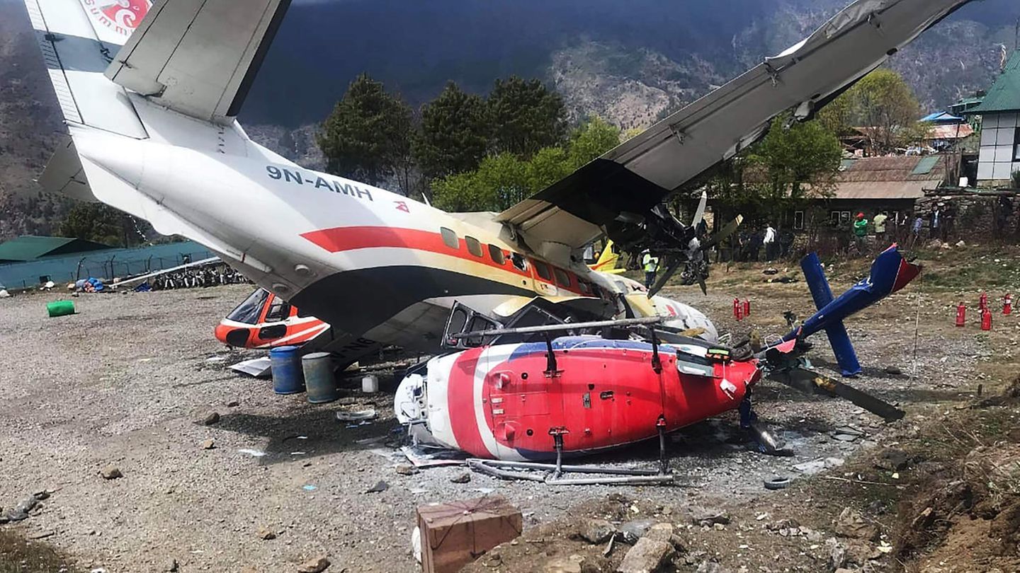 Flugzeug explodiert bei der Landung