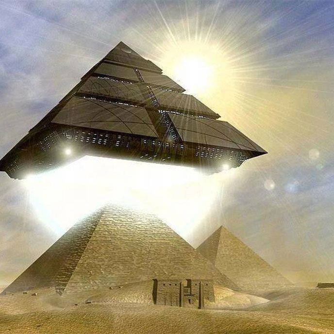 Sensationeller Besuch aus dem All: Alien-Raumschiffe landen auf den Pyramiden von Gizeh