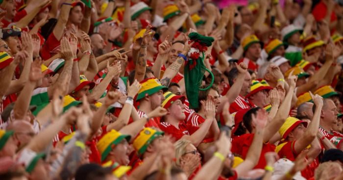 Katar nimmt Wales-Fans ihre Regenbogen-Hüte ab – zunächst nur den Frauen