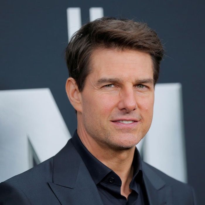 Tom Cruise wurde tot in seinem Haus aufgefunden. Todesursache: Apfel verschluckt.
