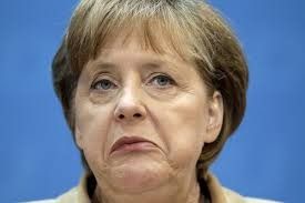 Angela Merkel belästigt 6 Jährige Kinder!